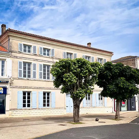Grande Maison Bourgeoise Avec Jardin - Centre - Chic&moderne - Idéal Famille&amis Surgères