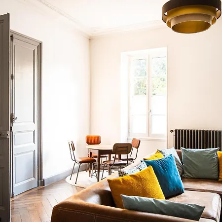 Grande Maison Bourgeoise Avec Jardin - Centre - Chic & Moderne - Ideal Famille & Amis בית הארחה *