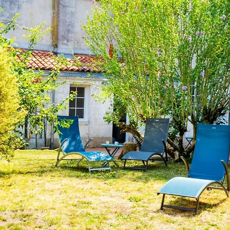 Grande Maison Bourgeoise Avec Jardin - Centre - Chic & Moderne - Ideal Famille & Amis Surgères