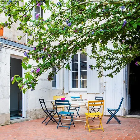Grande Maison Bourgeoise Avec Jardin - Centre - Chic & Moderne - Ideal Famille & Amis * Surgères