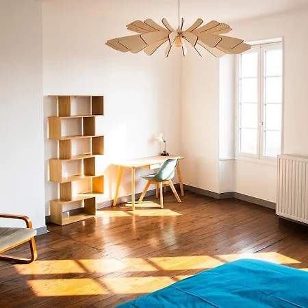 Grande Maison Bourgeoise Avec Jardin - Centre - Chic & Moderne - Ideal Famille & Amis בית הארחה Surgères