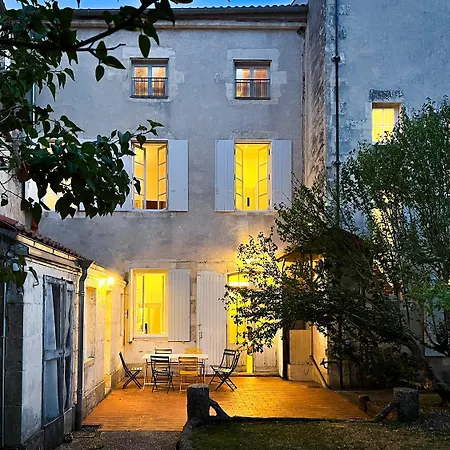 בית הארחה Grande Maison Bourgeoise Avec Jardin - Centre - Chic & Moderne - Ideal Famille & Amis Surgères
