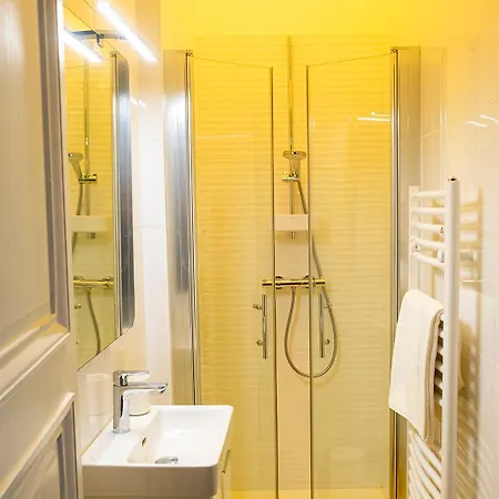 Grande Maison Bourgeoise Avec Jardin - Centre - Chic & Moderne - Ideal Famille & Amis בית הארחה *